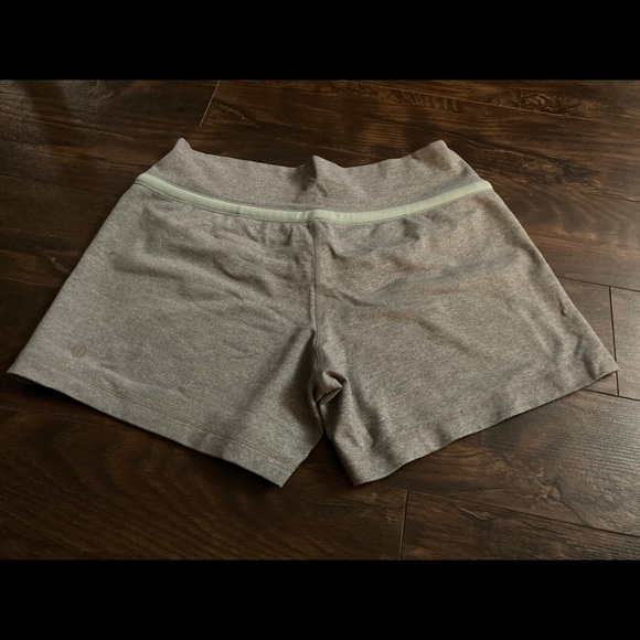 🤠BOGO 50%🤠 Lululemon Knock Out shorts - Picture 3 of 5